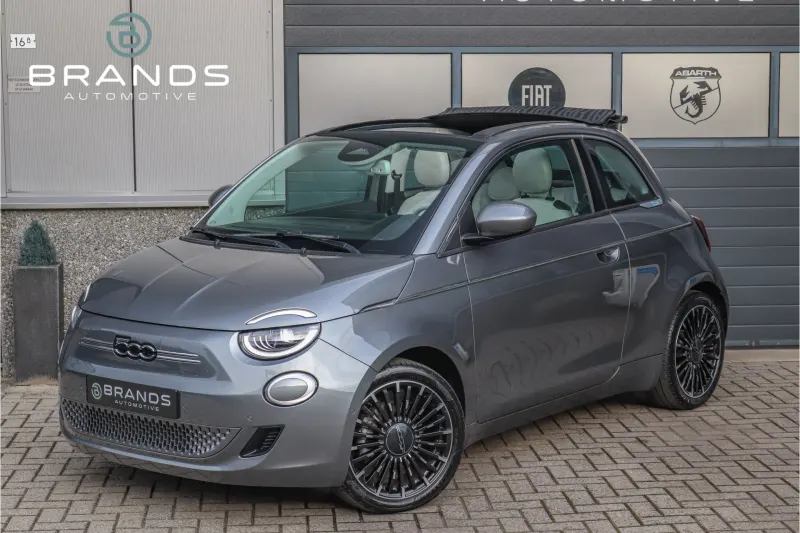 Fiat 500C (2022)