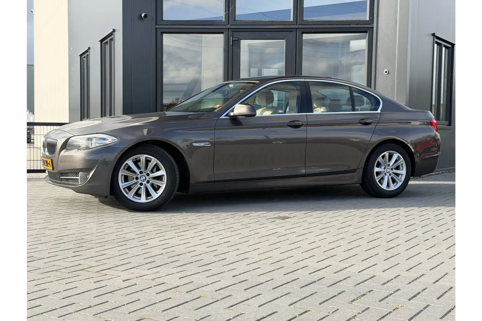 BMW 5-Serie (2010) — foto 1