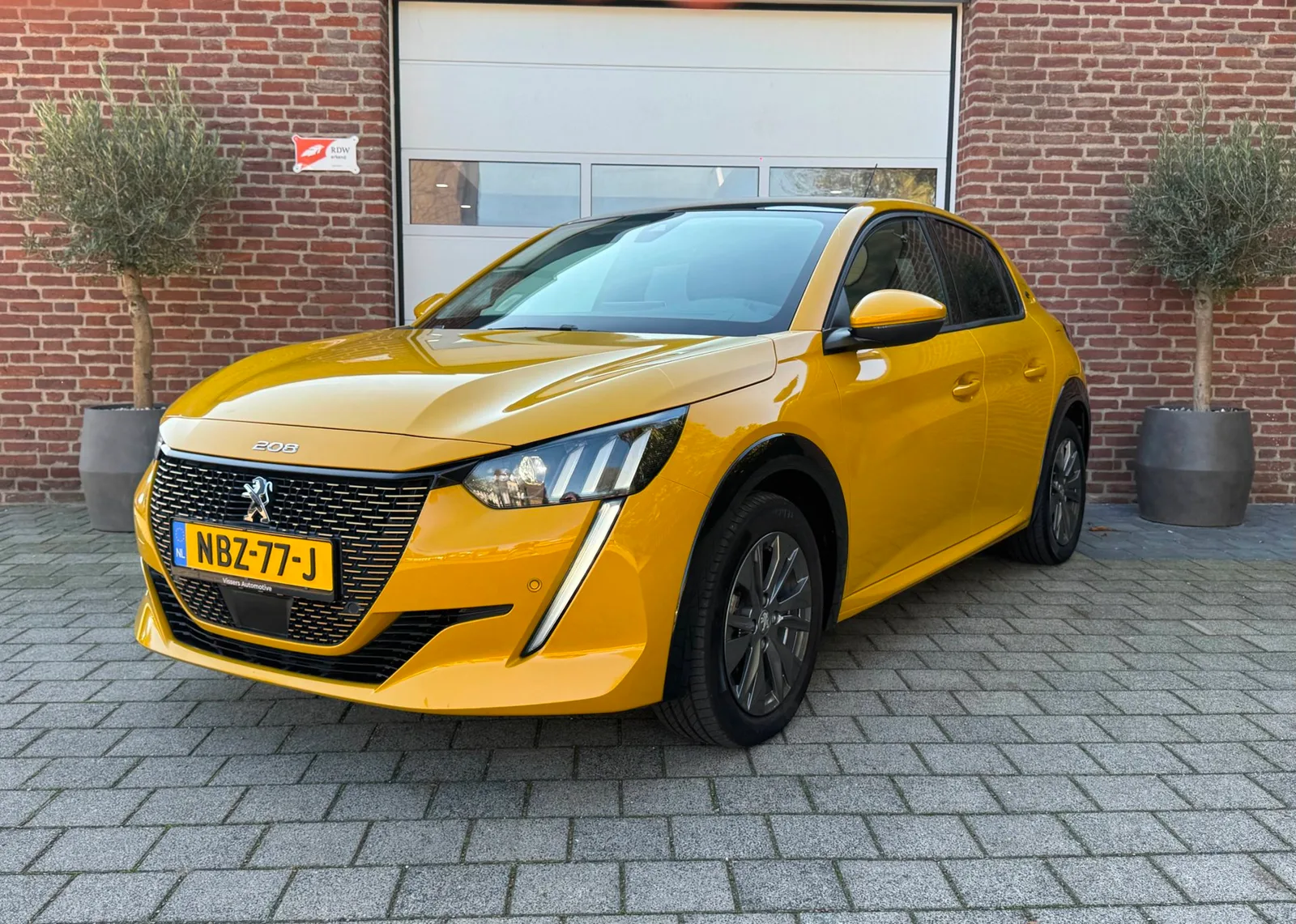 Peugeot e-208 (2020) — foto 1