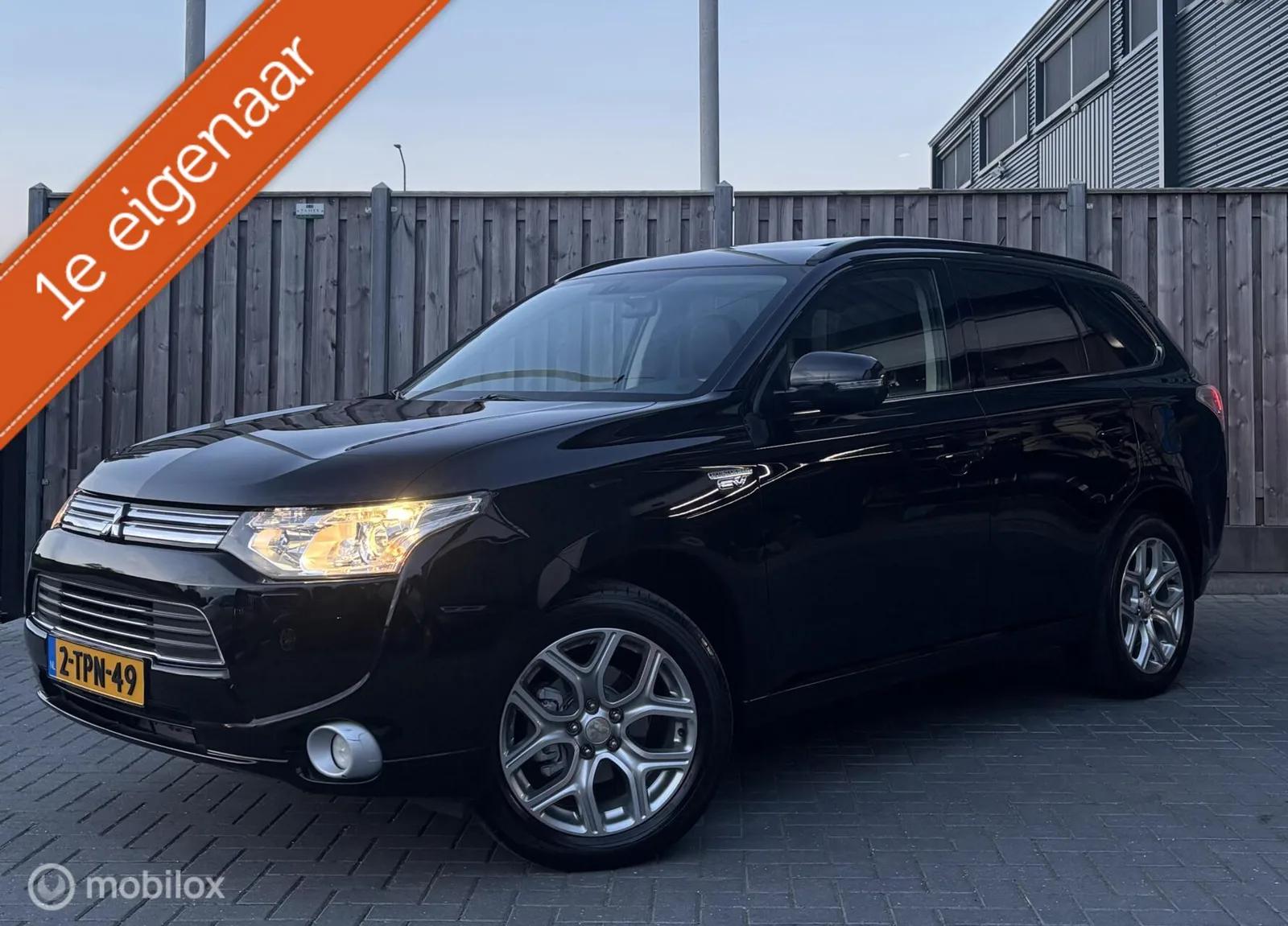 Mitsubishi Outlander (2014) — foto 1