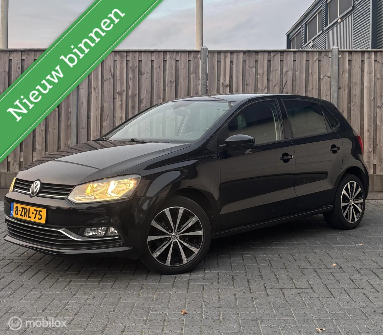 Volkswagen Polo (2015) — foto 1