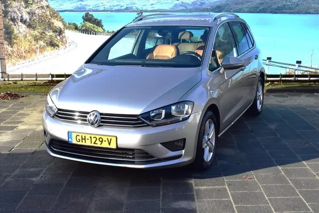 Volkswagen Golf Sportsvan (2015) — foto 1