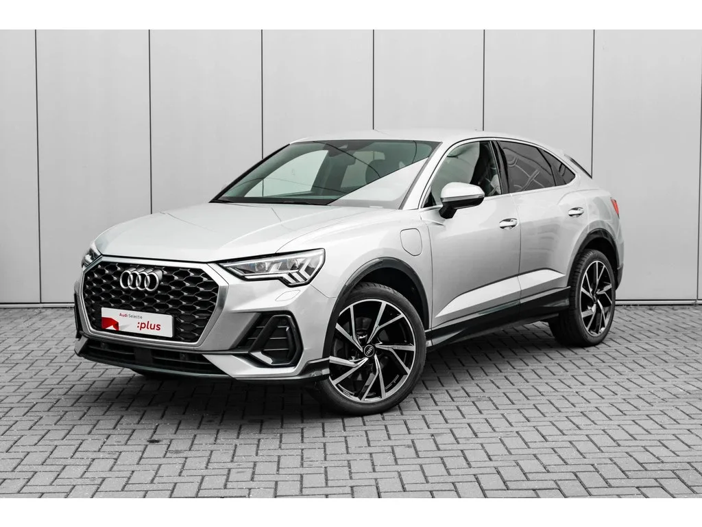 Audi Q3 Sportback (2023) — foto 1