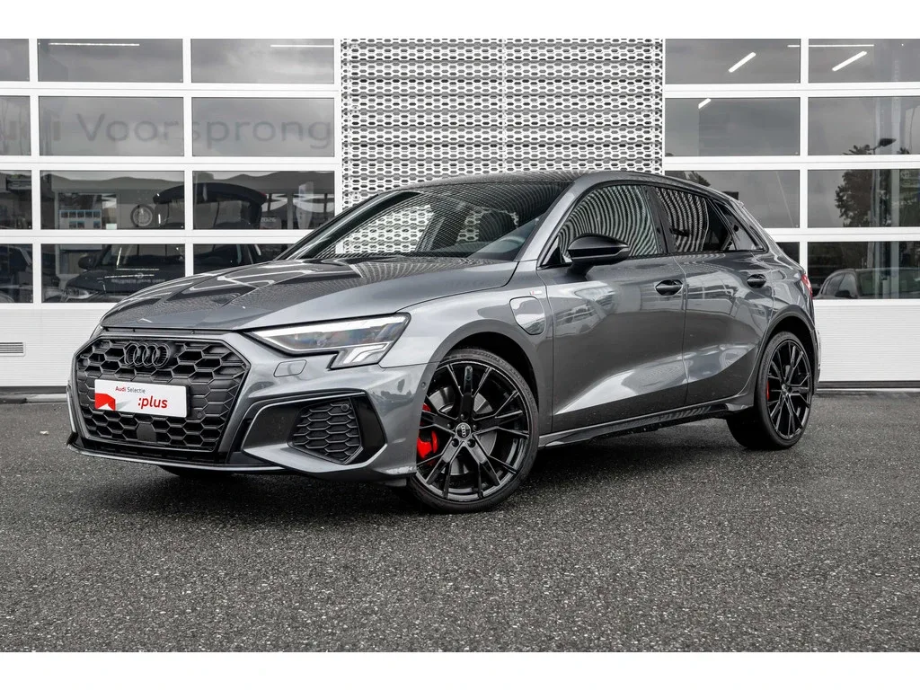 Audi A3 (2023) — foto 1