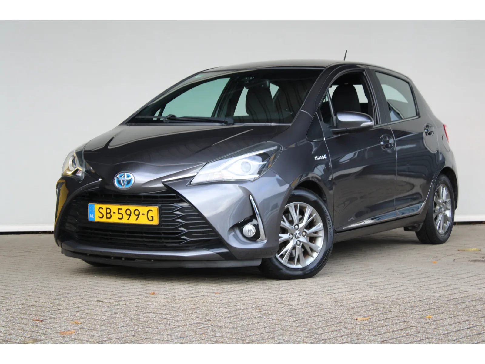 Toyota Yaris (2018) — foto 1