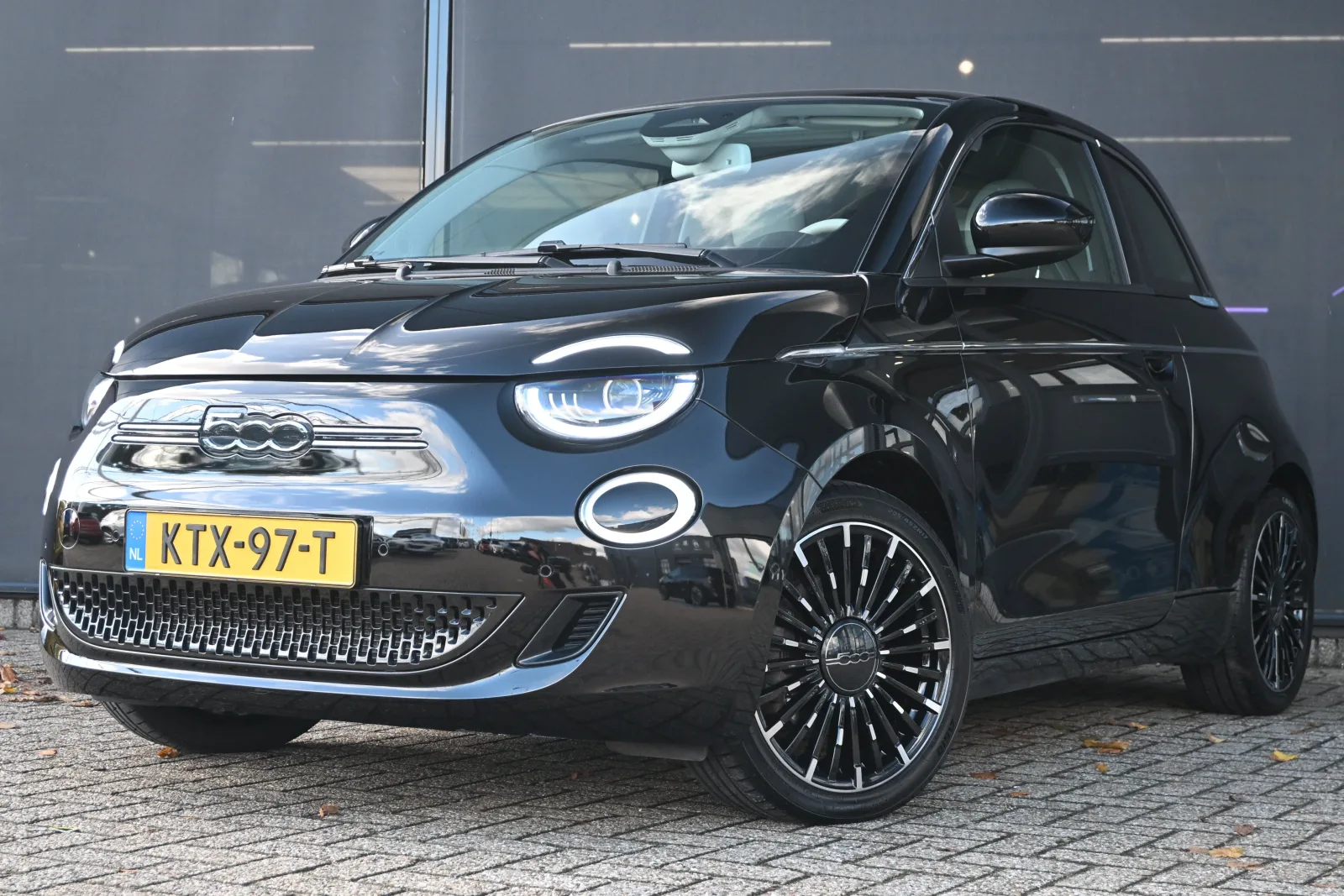 Fiat 500e (2023) — foto 1