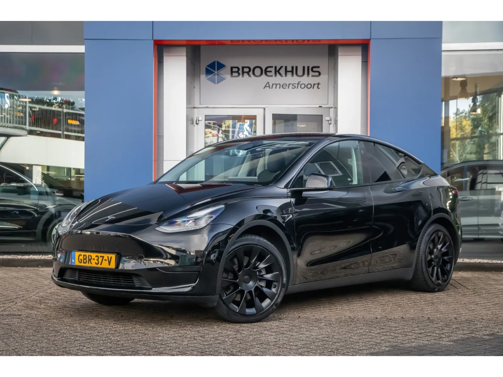 Tesla Model Y (2024) — foto 1
