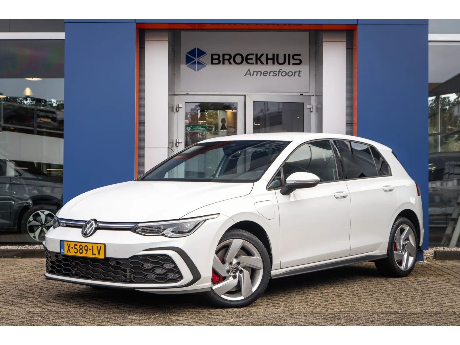 Volkswagen Golf (2021) — foto 1