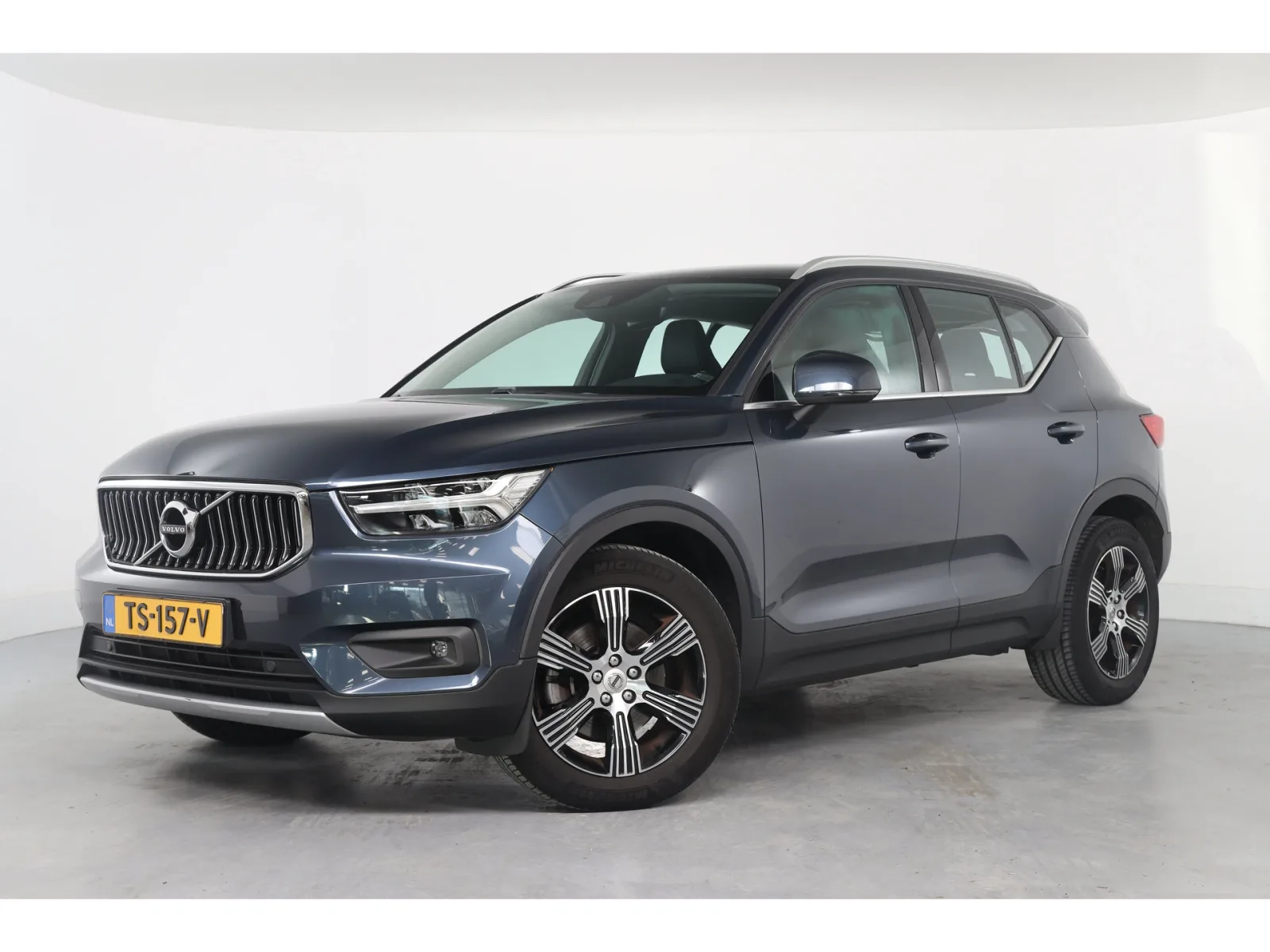 Volvo XC40 (2018) — foto 1
