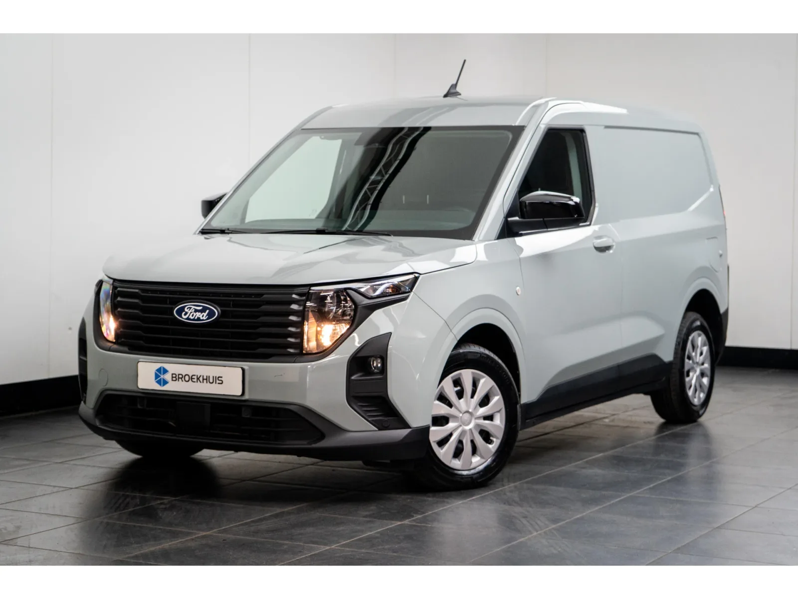 Ford Transit Courier (2024) — foto 1
