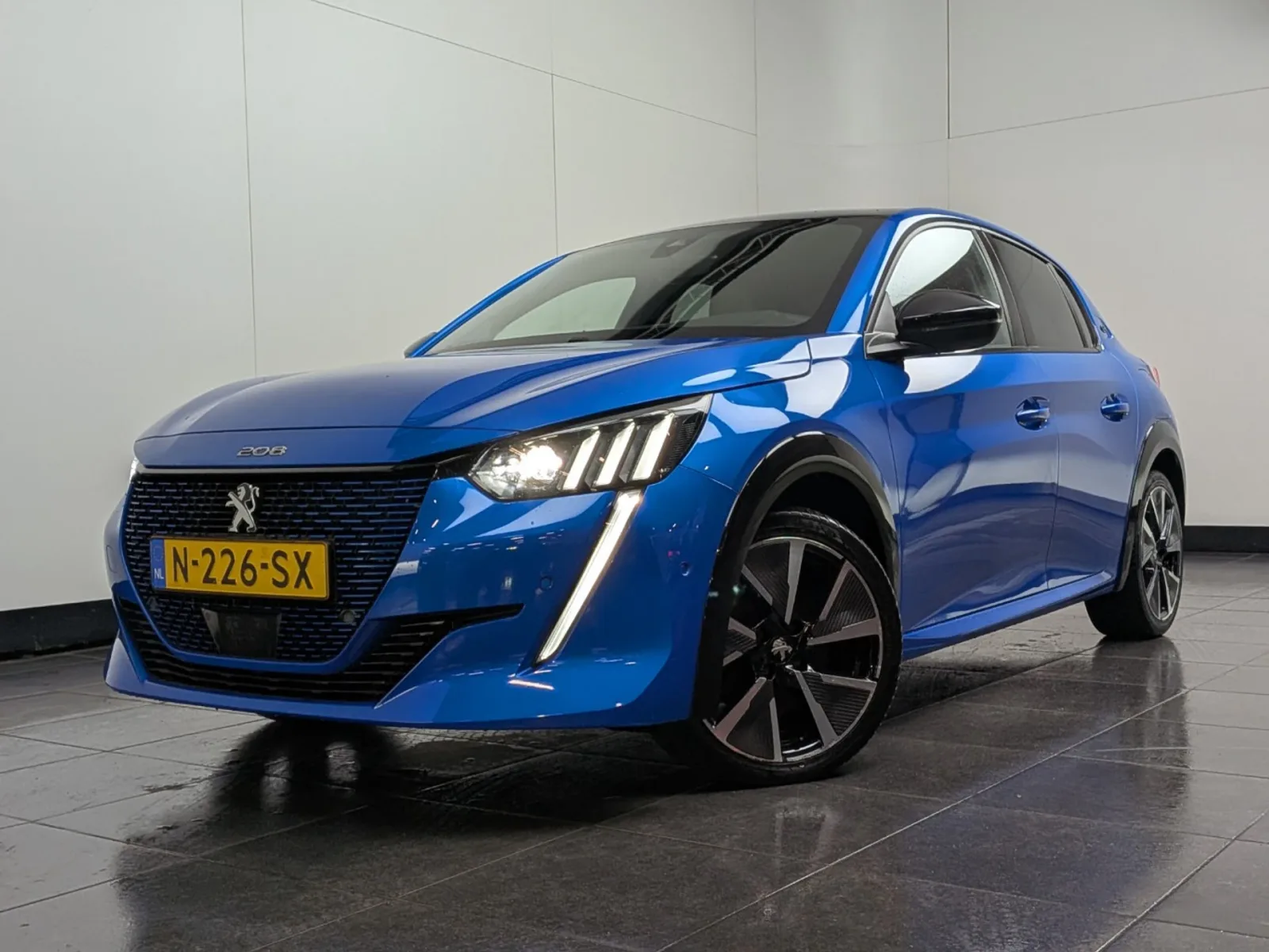 Peugeot e-208 (2021) — foto 1