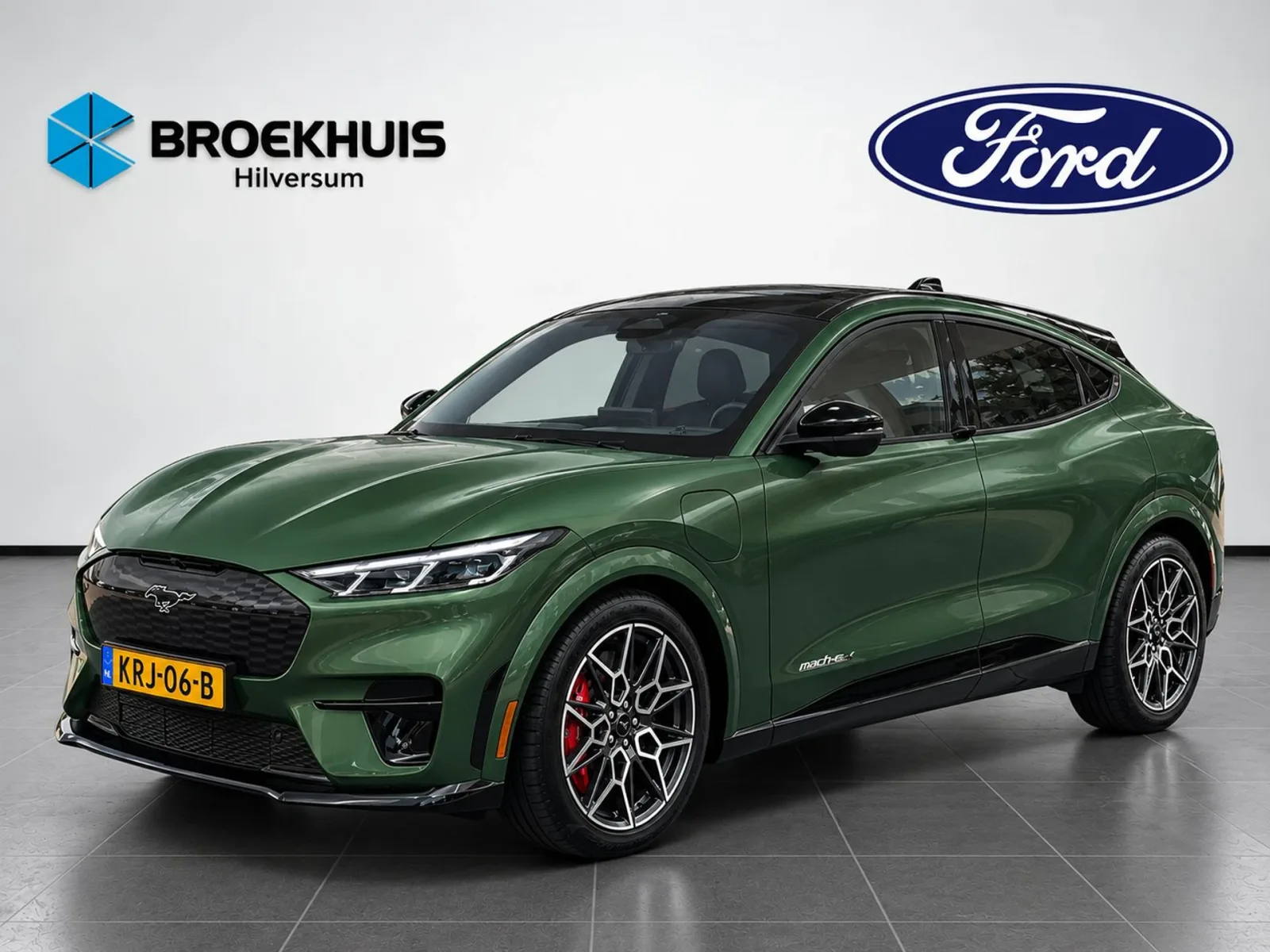 Ford Mustang Mach-E (2025) — foto 1