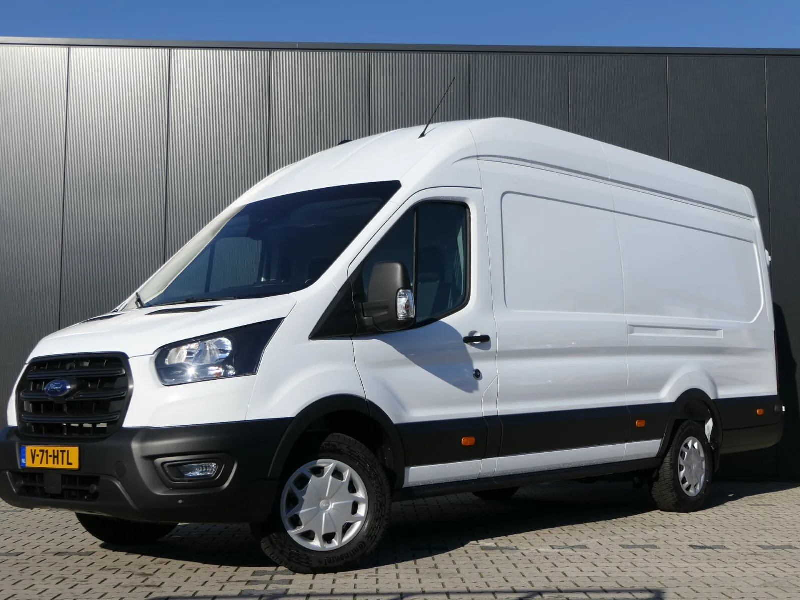 Ford Transit (2024) — foto 1