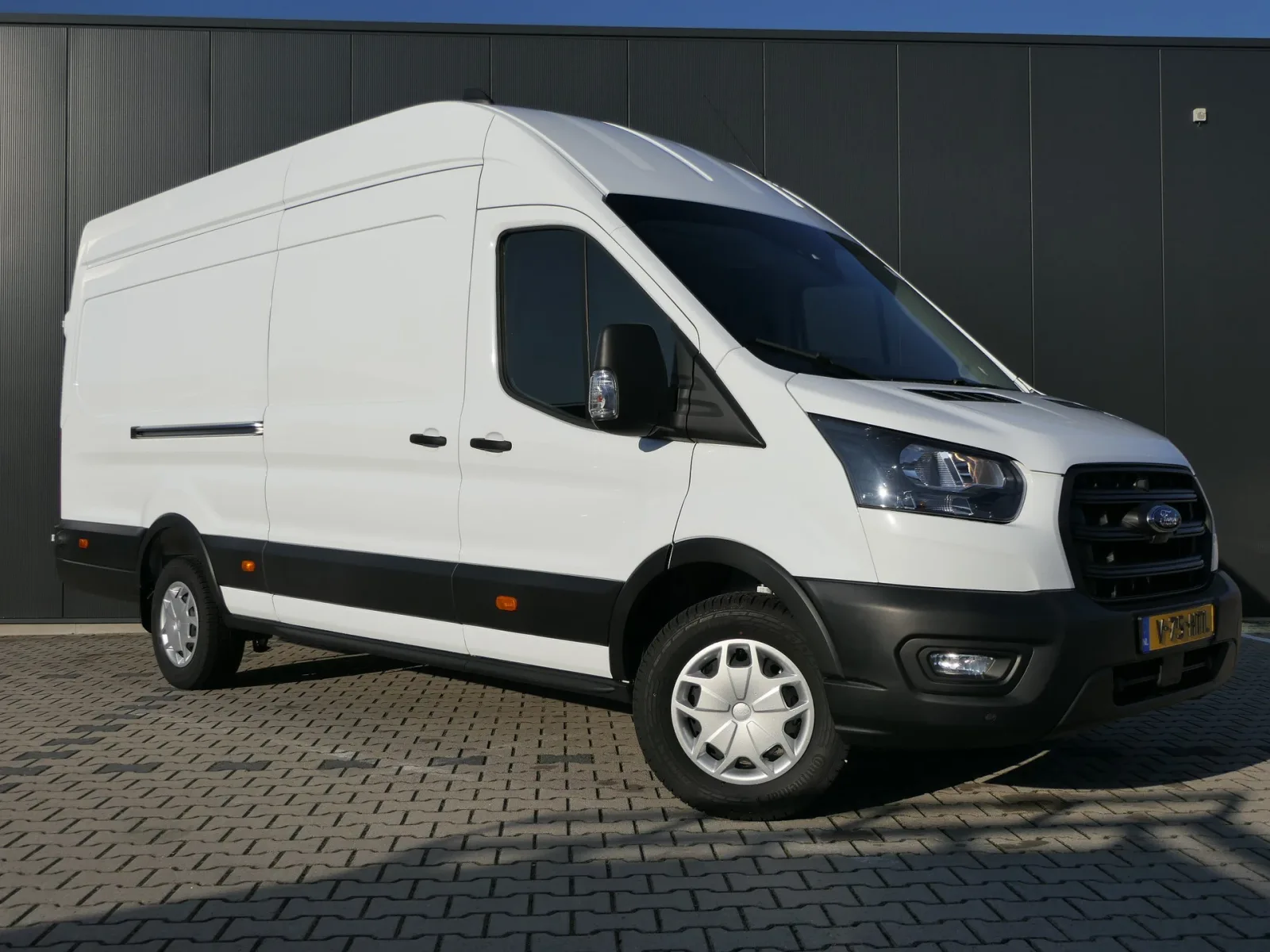 Ford Transit (2024) — foto 1