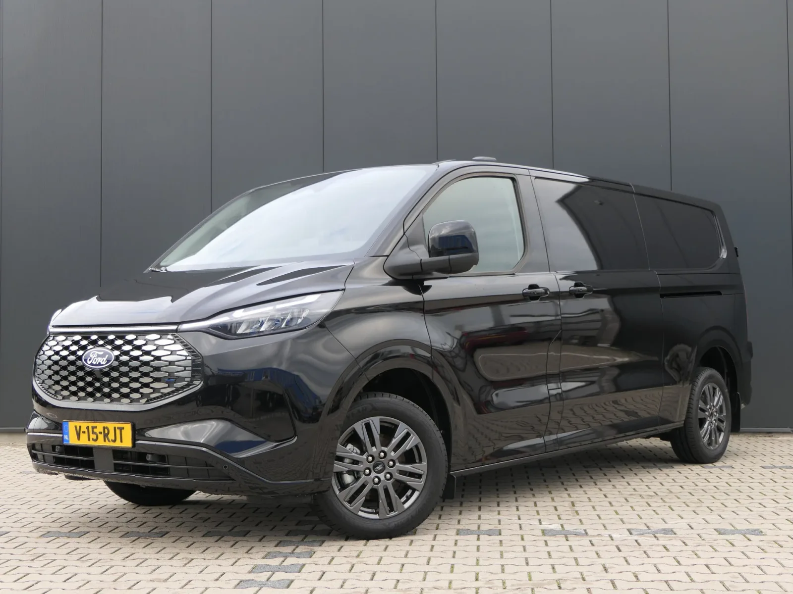 Ford E-Transit Custom (2026) — foto 1