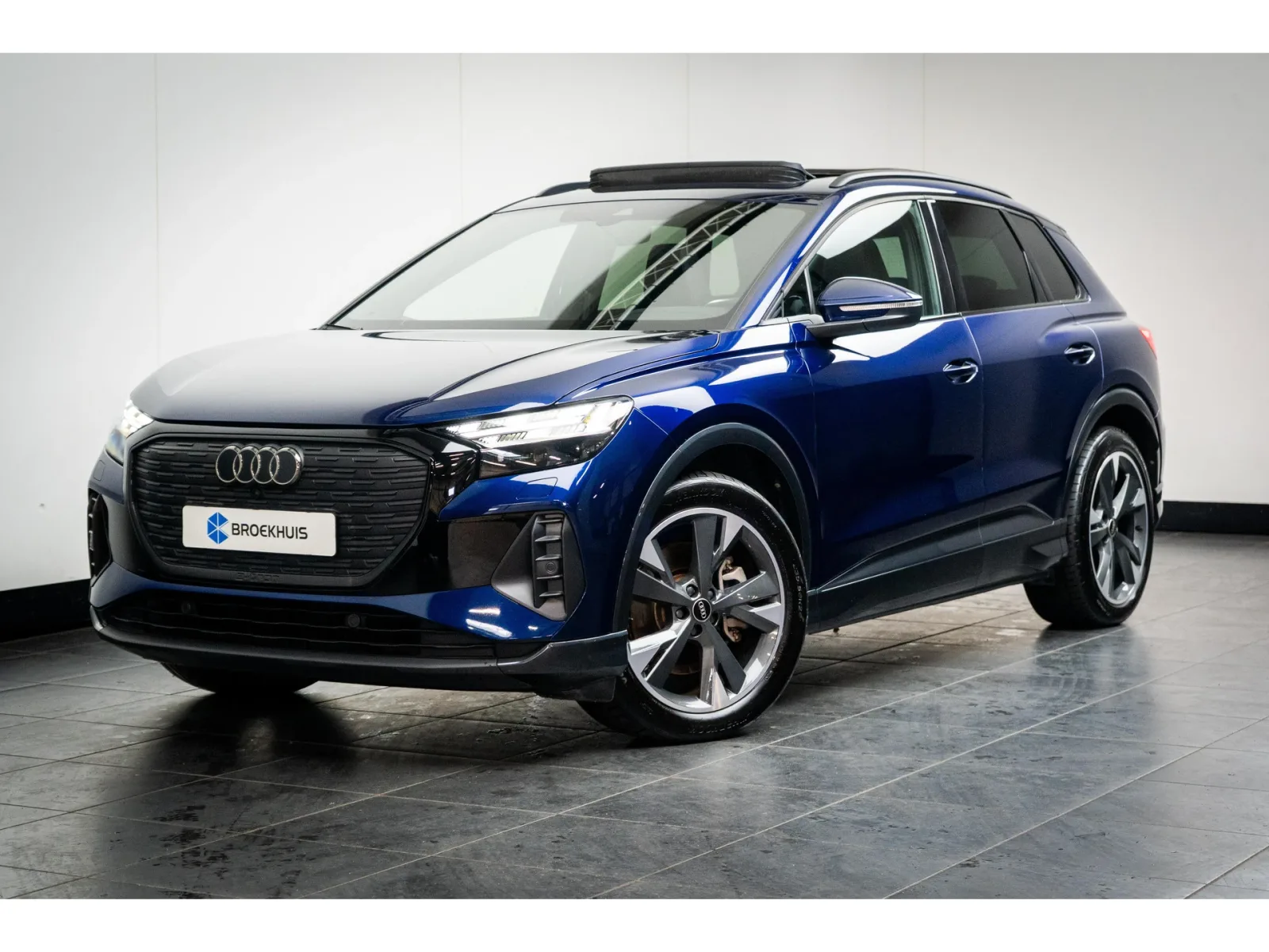 Audi Q4 e-tron (2024) — foto 1