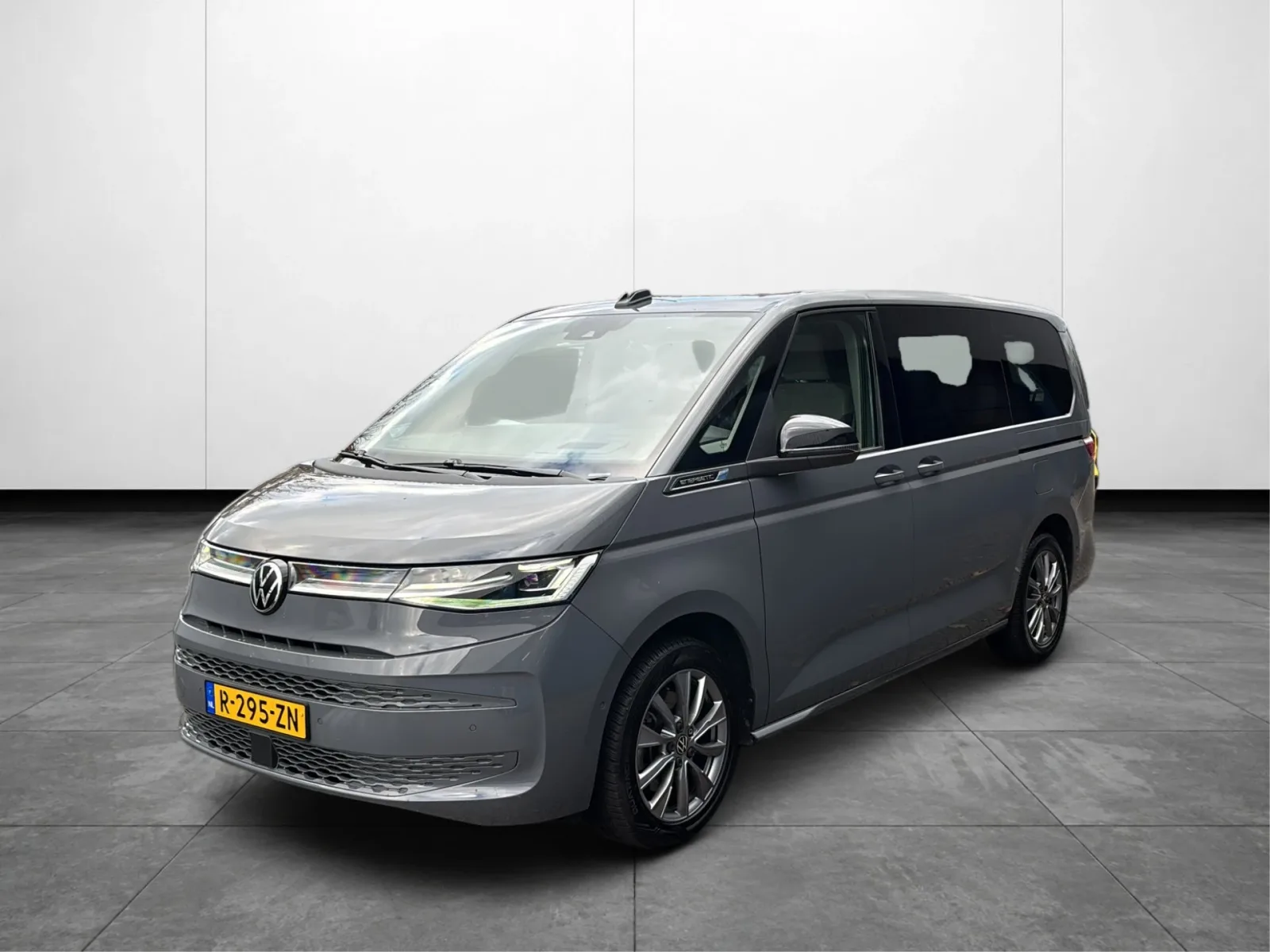 Volkswagen Multivan (2022) — foto 1
