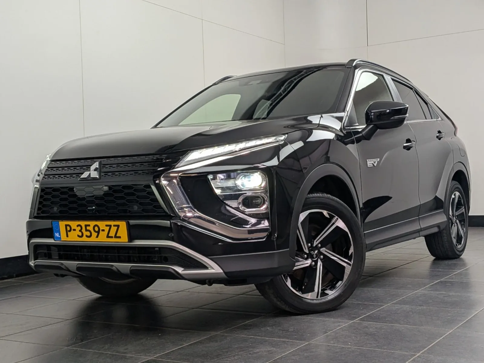 Mitsubishi Eclipse Cross (2022) — foto 1