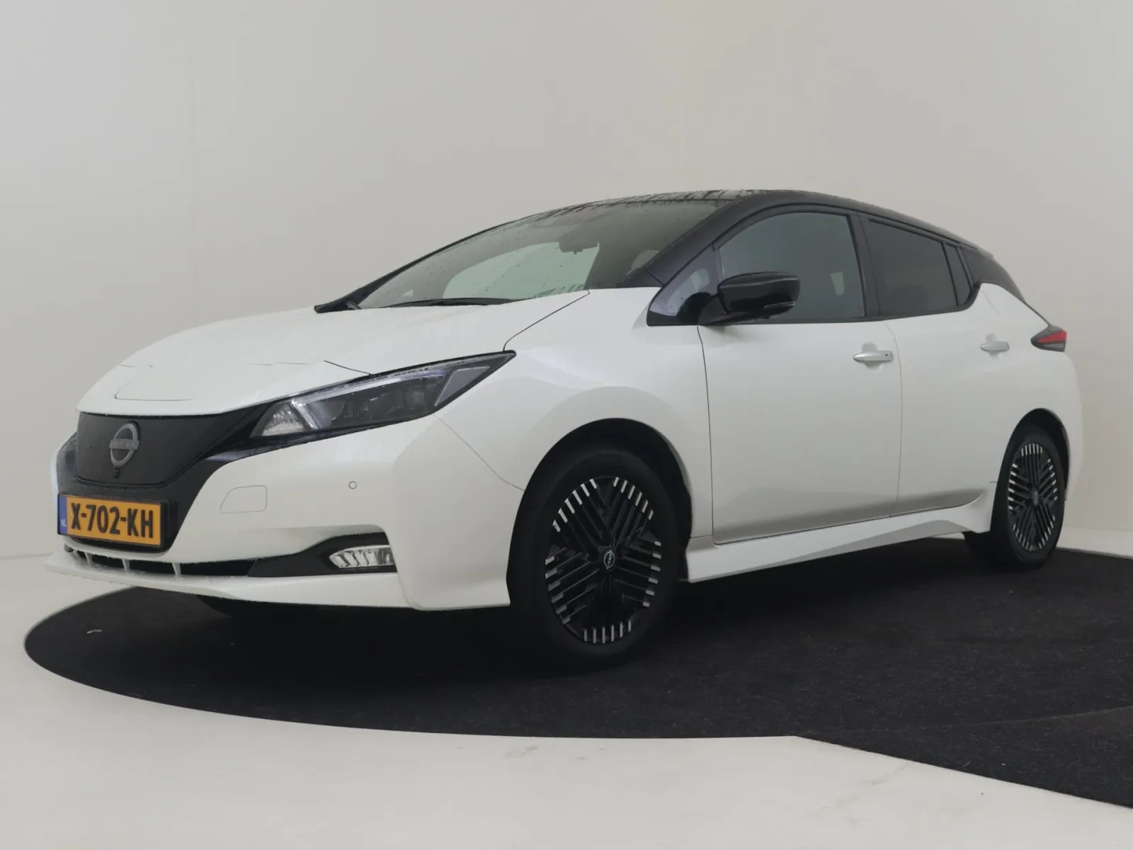 Nissan Leaf (2023) — foto 1