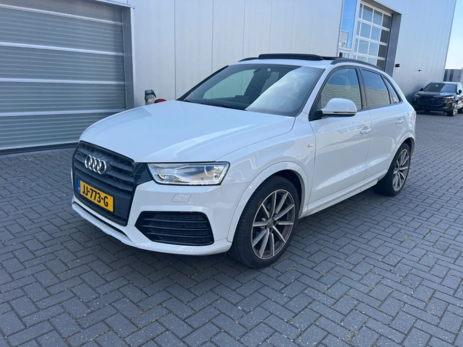 Audi Q3 (2016) — foto 1