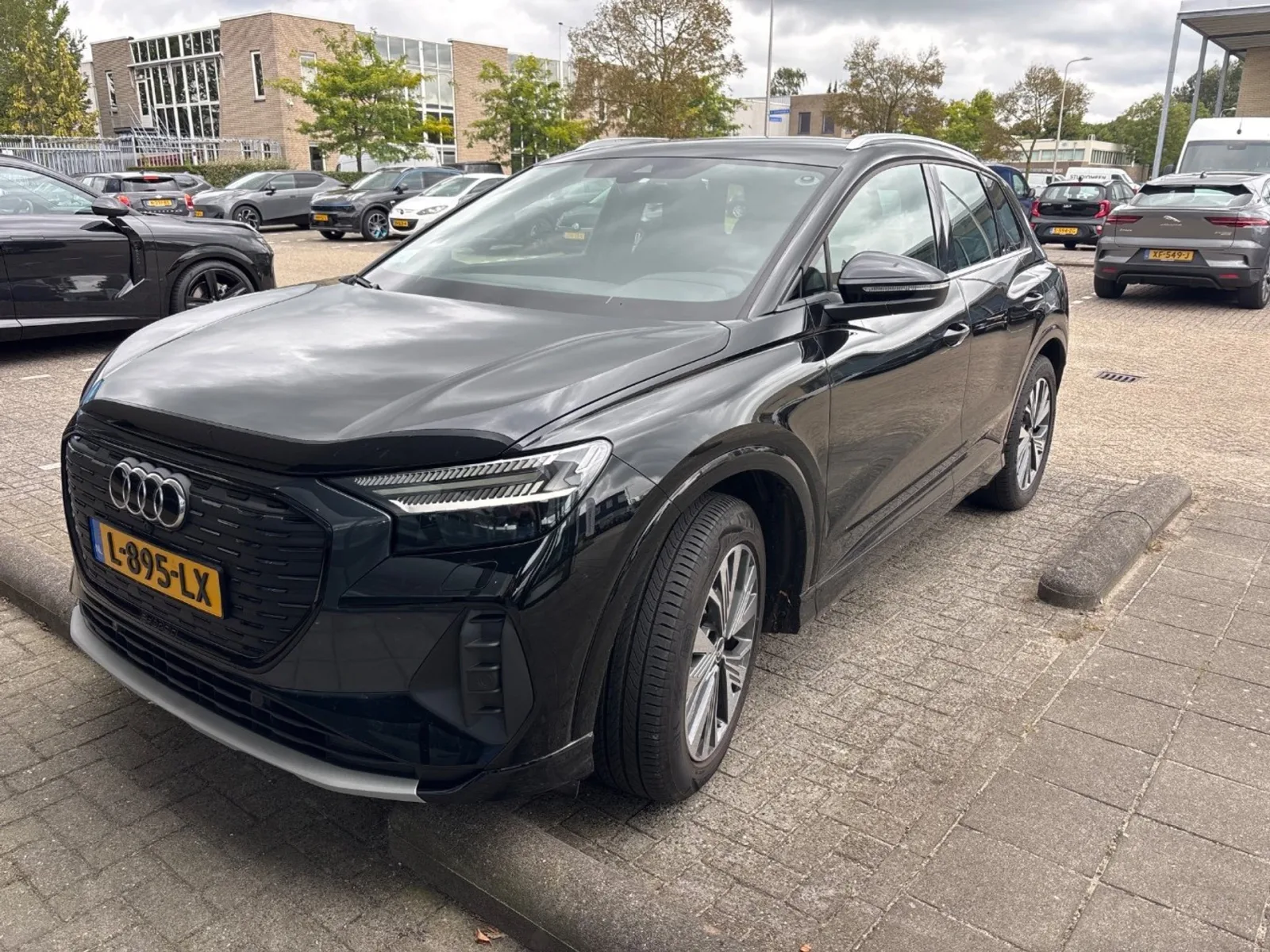 Audi Q4 e-tron (2021) — foto 1