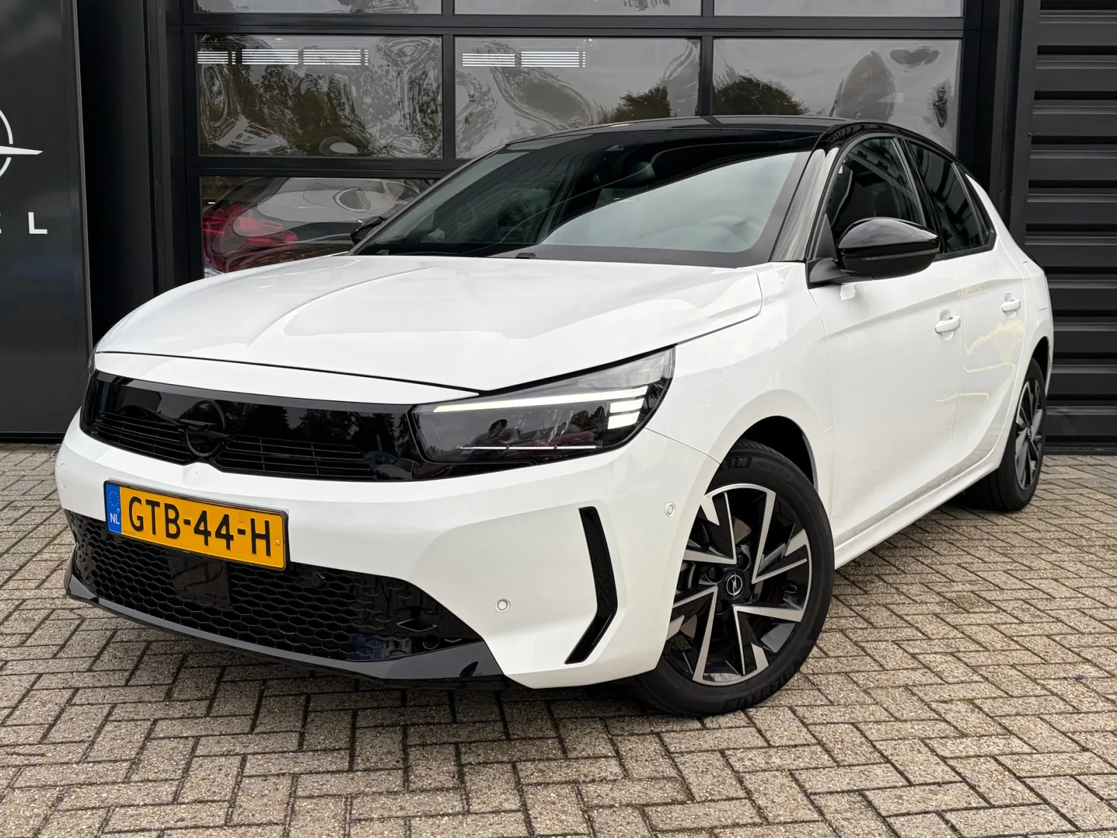 Opel Corsa (2024) — foto 1