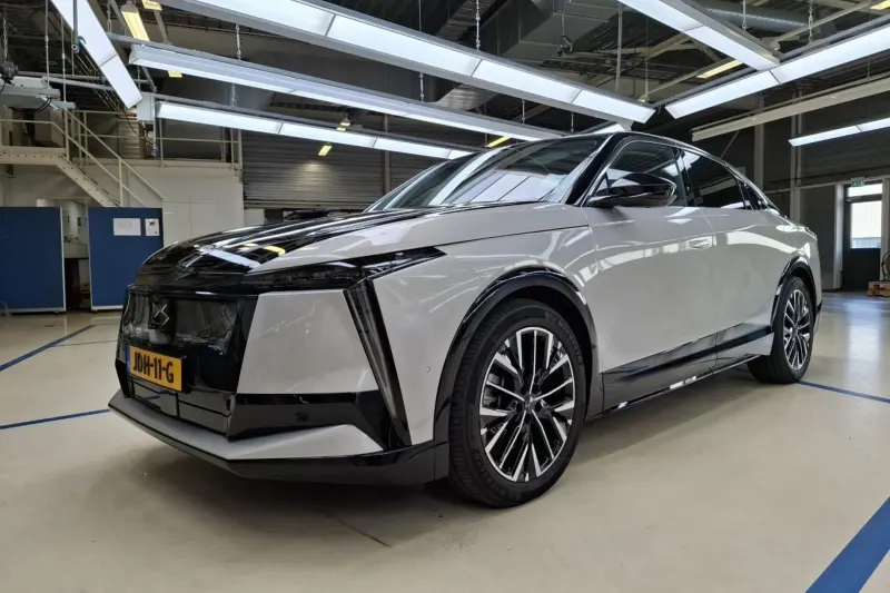 DS N°8 (2025)