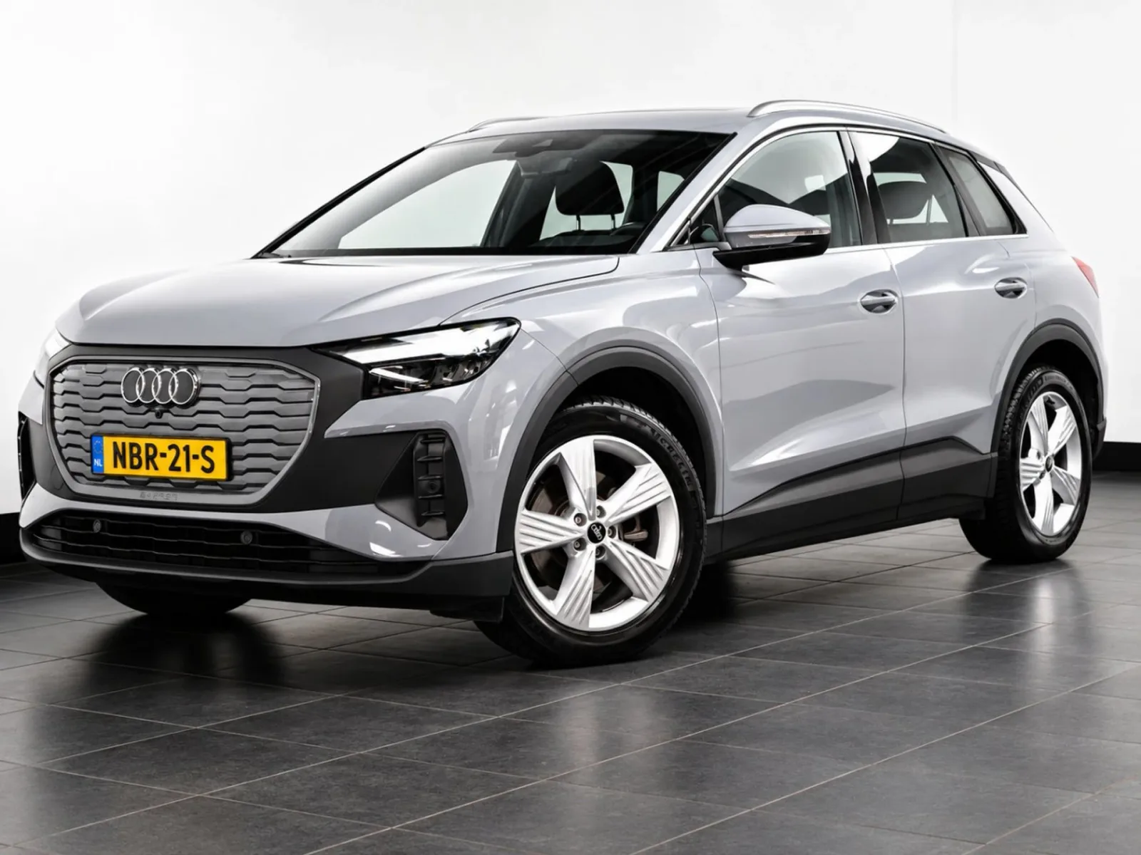 Audi Q4 e-tron (2022) — foto 1