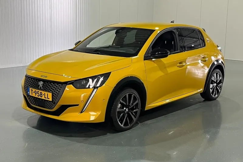 Peugeot e-208 (2023)