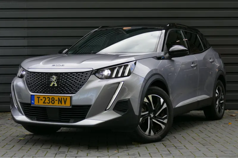Peugeot e-2008 (2023)