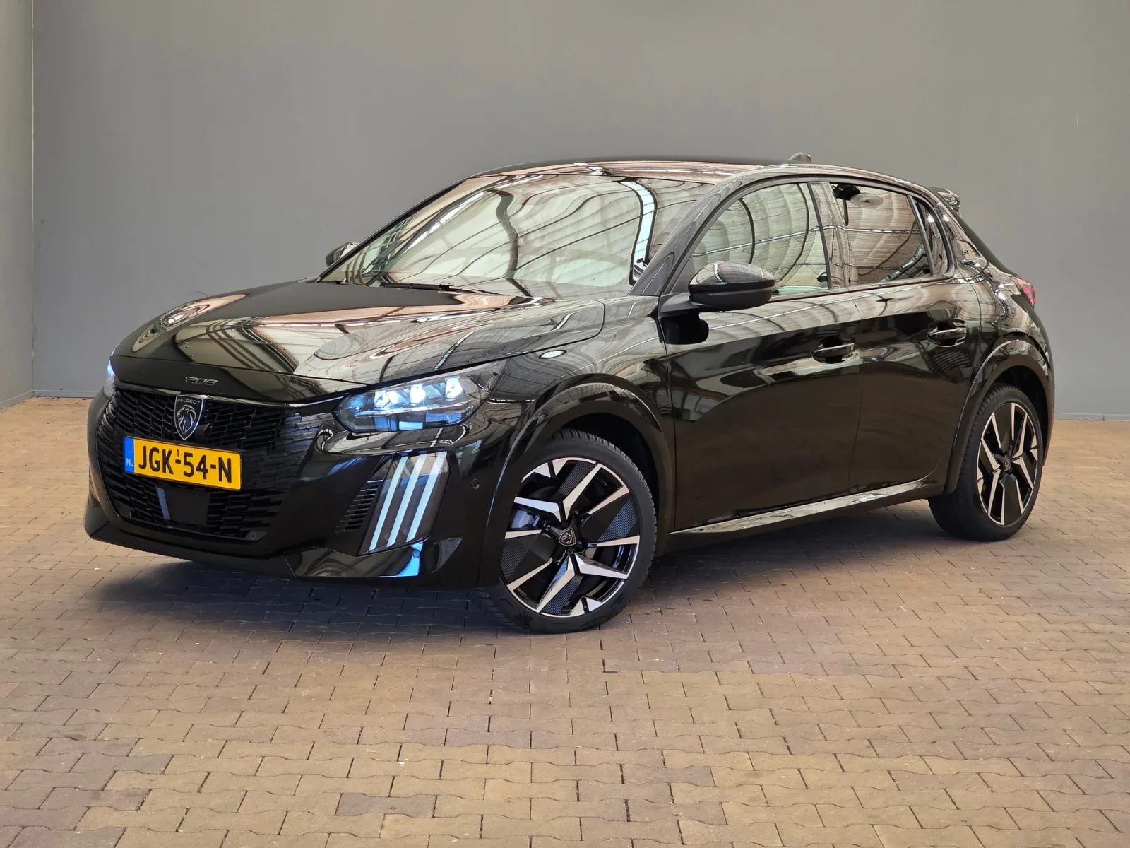 Peugeot 208 (2025) — foto 1
