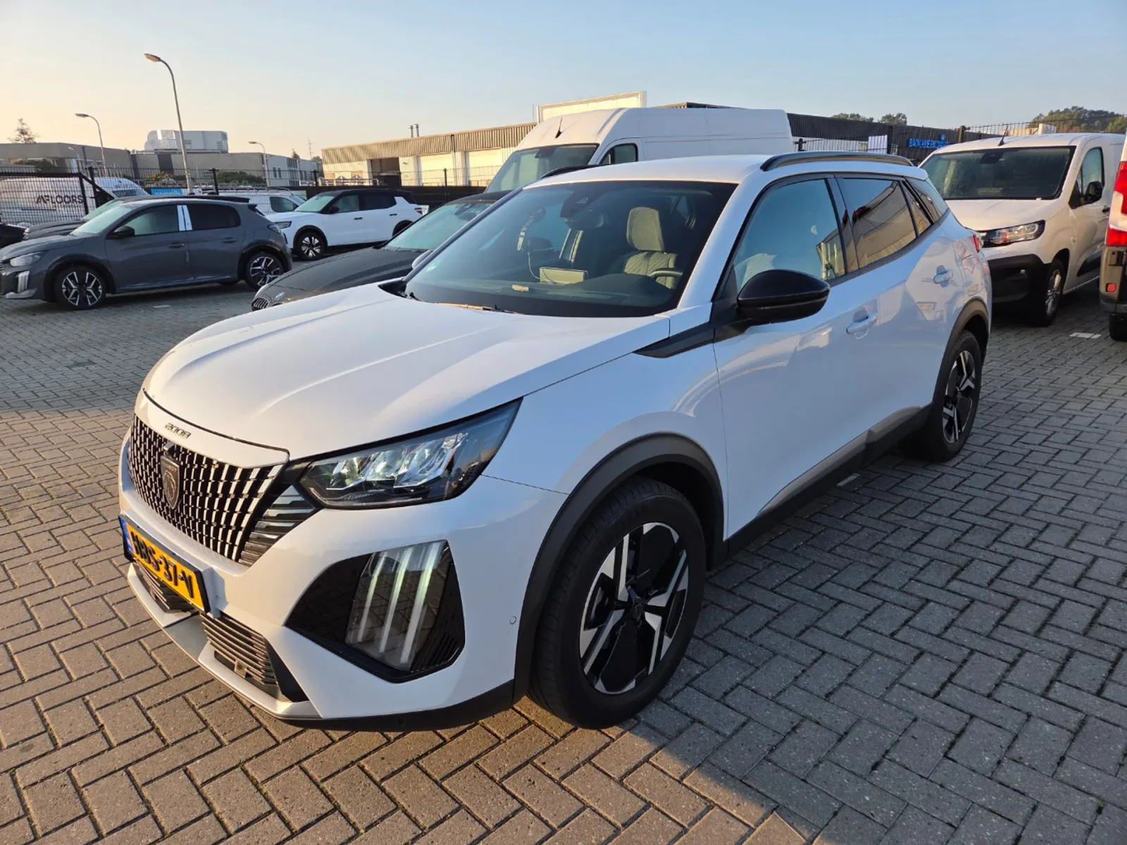 Peugeot 2008 (2024) — foto 1