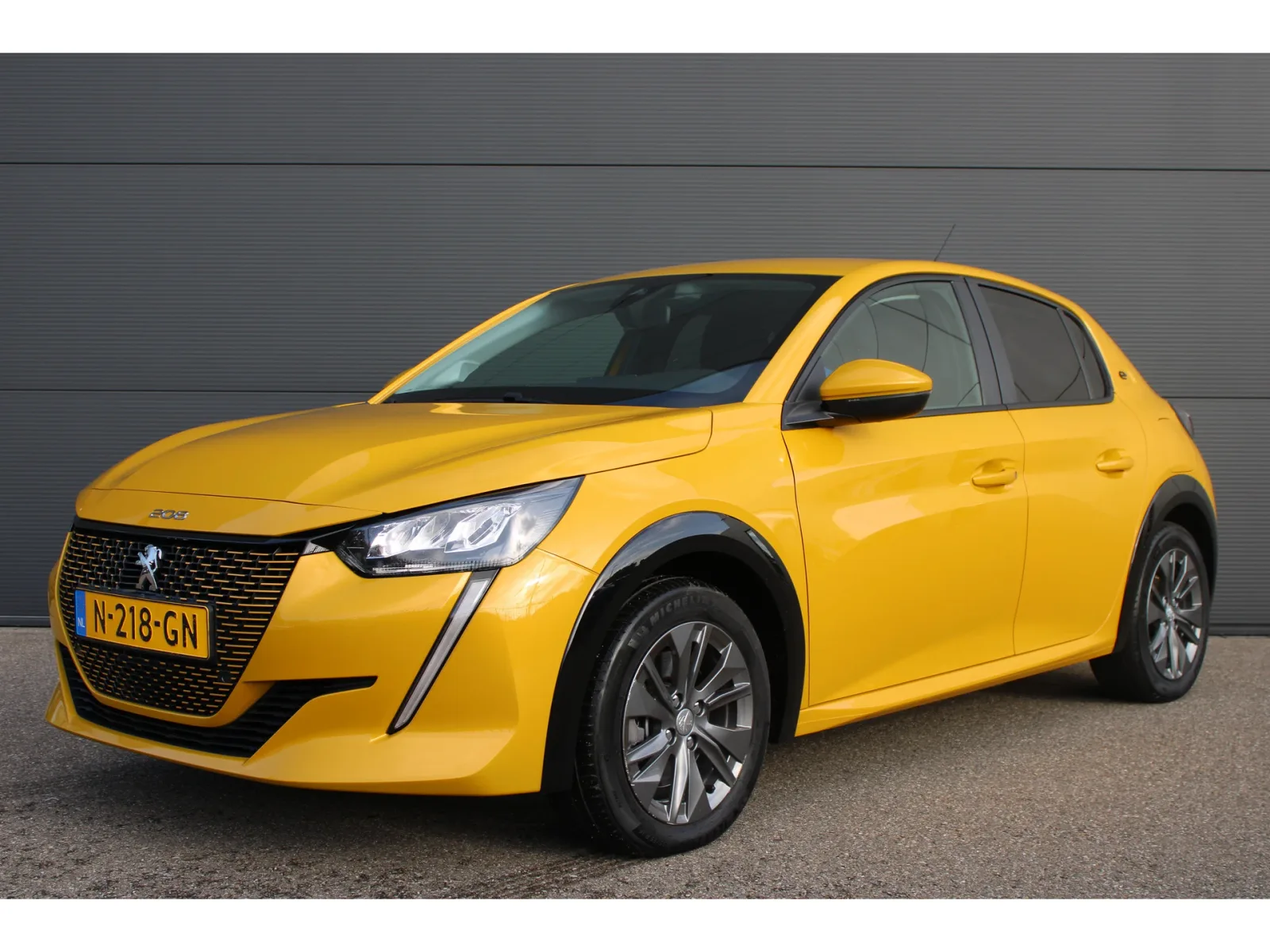Peugeot e-208 (2021) — foto 1