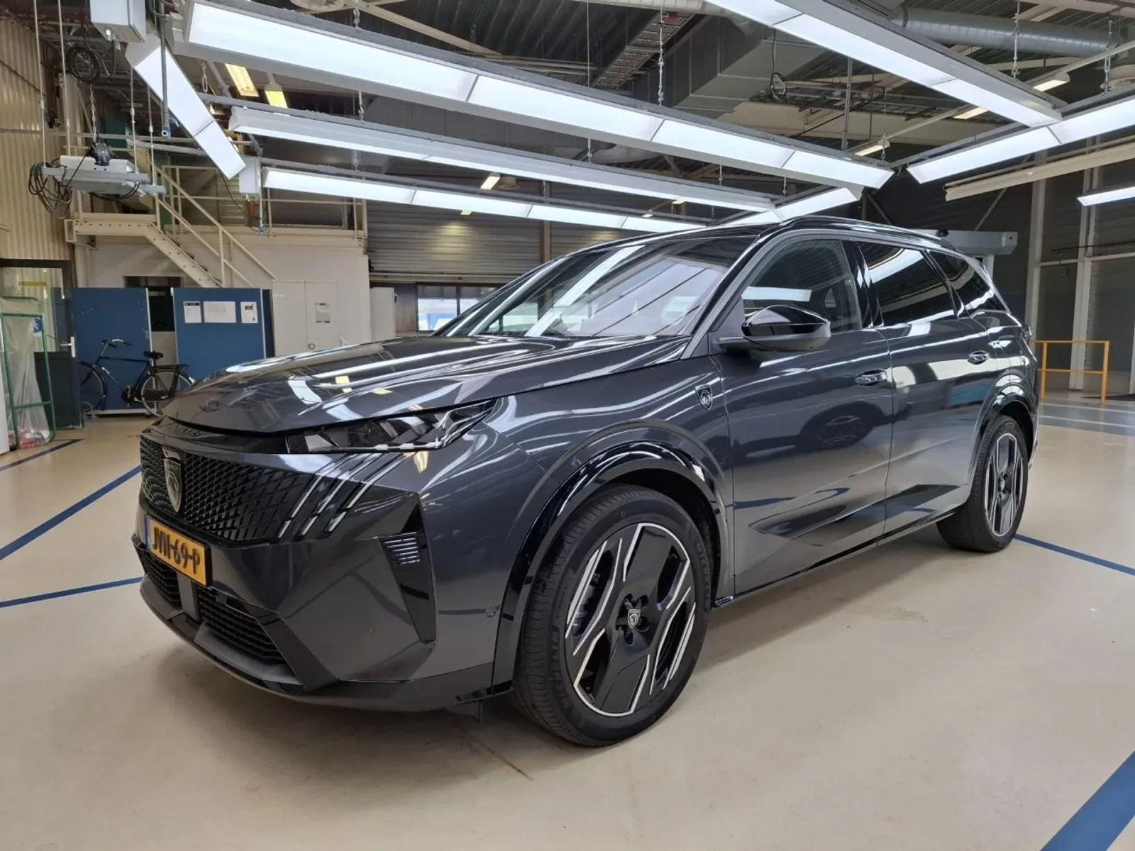 Peugeot E-5008 (2026) — foto 1