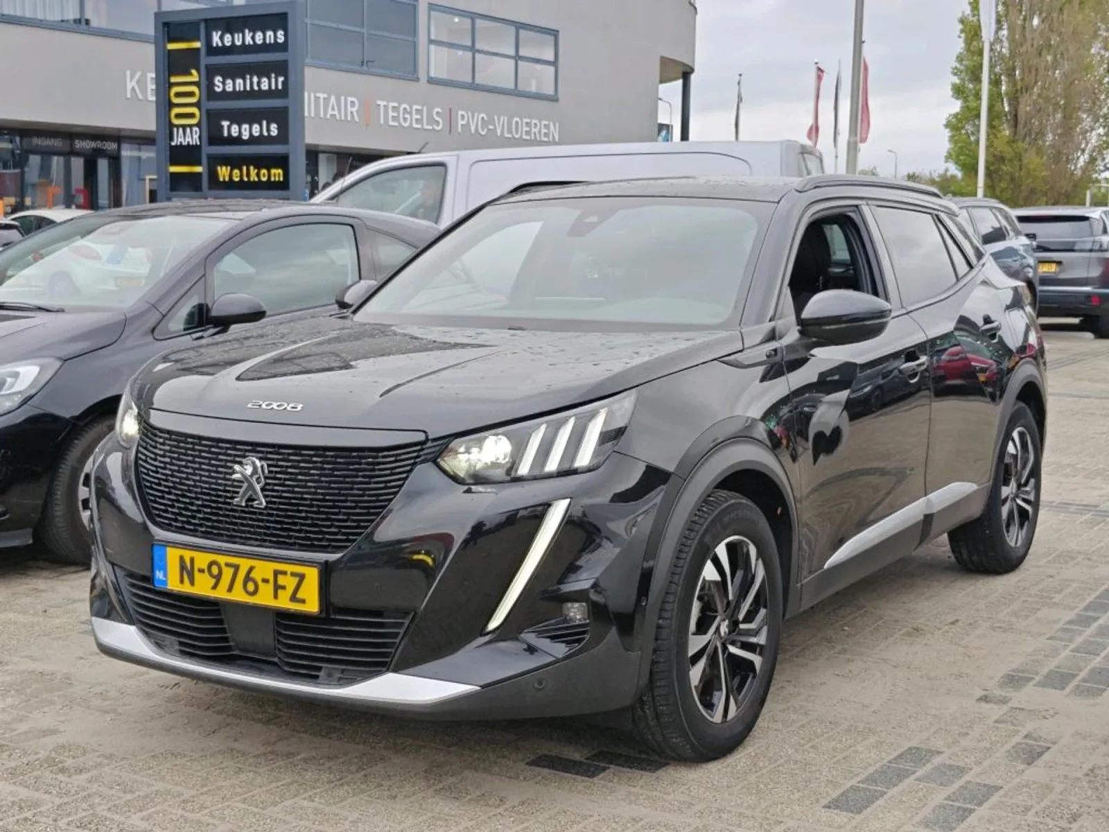 Peugeot e-2008 (2021) — foto 1
