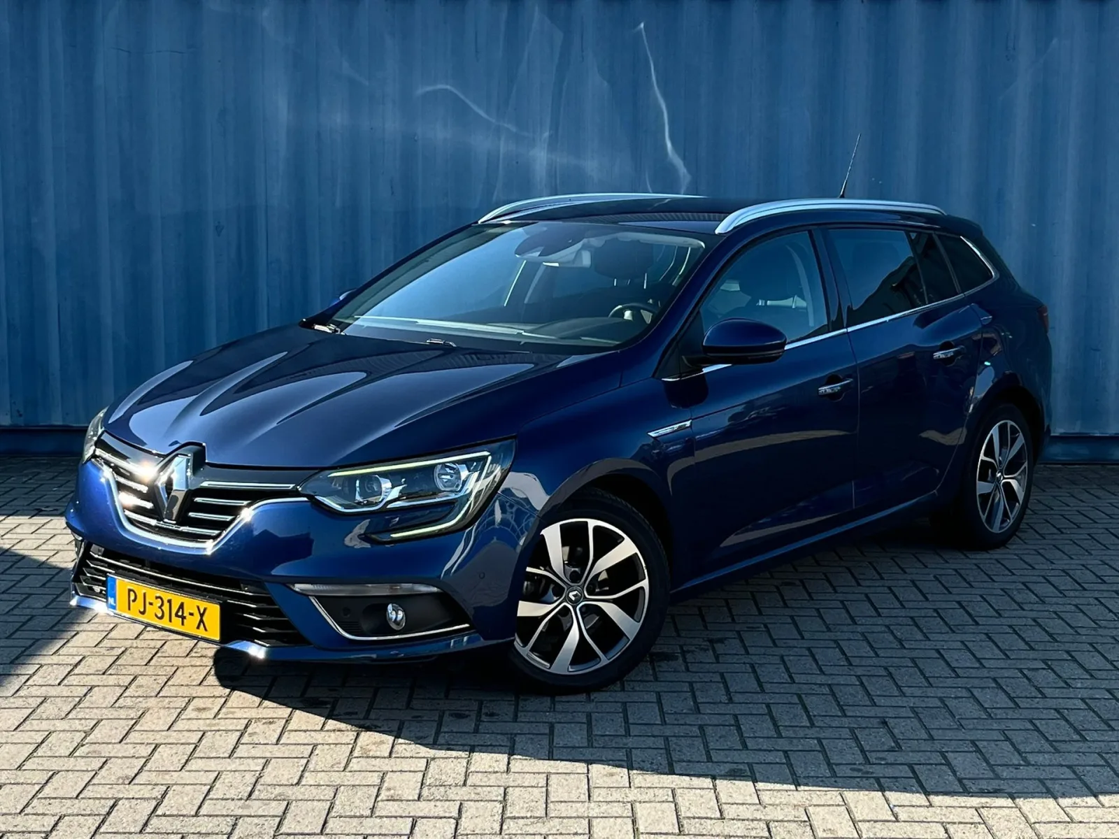 Renault Mégane (2017) — foto 1