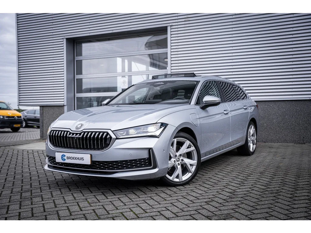 Škoda Superb (2025) — foto 1