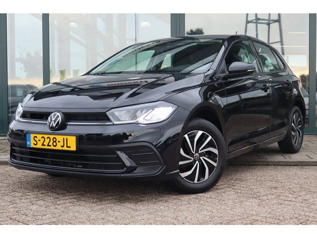 Volkswagen Polo (2023) — foto 1