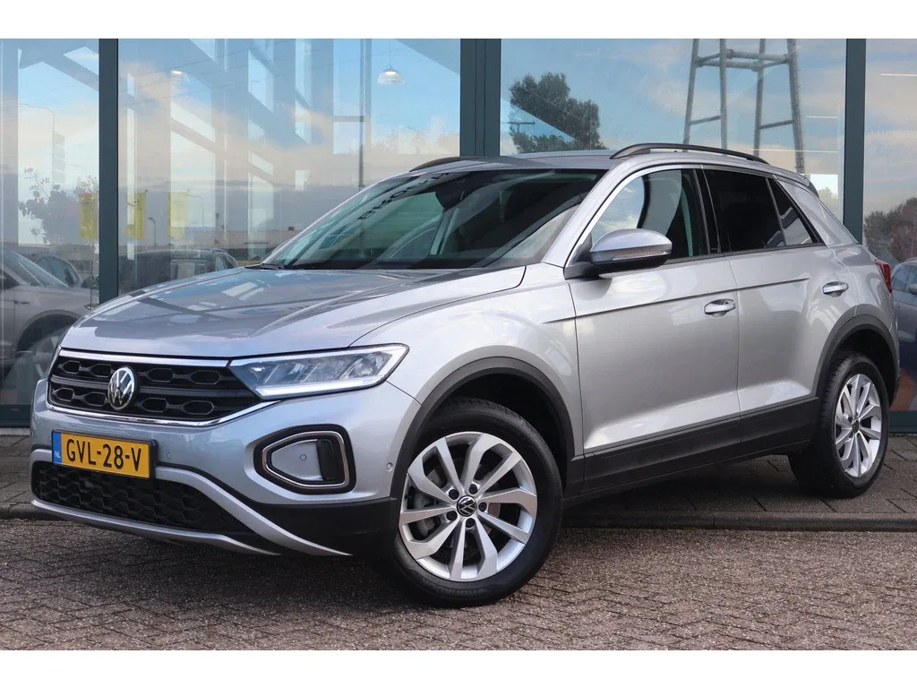 Volkswagen T-Roc (2024) — foto 1