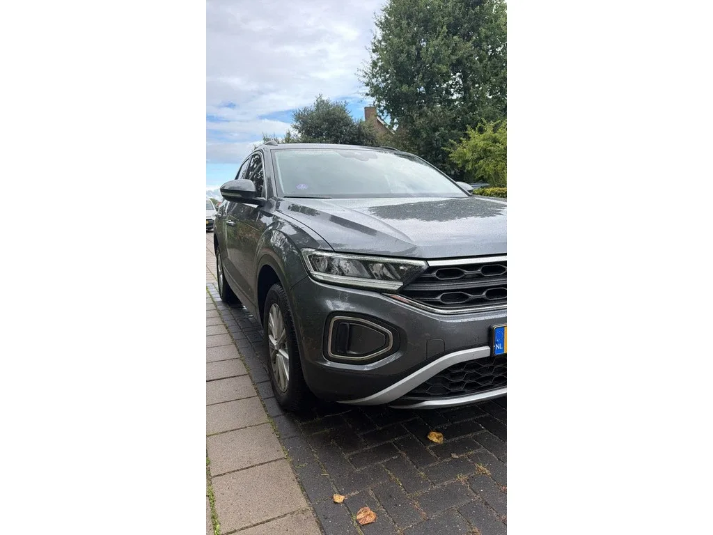 Volkswagen T-Roc (2022) — foto 1