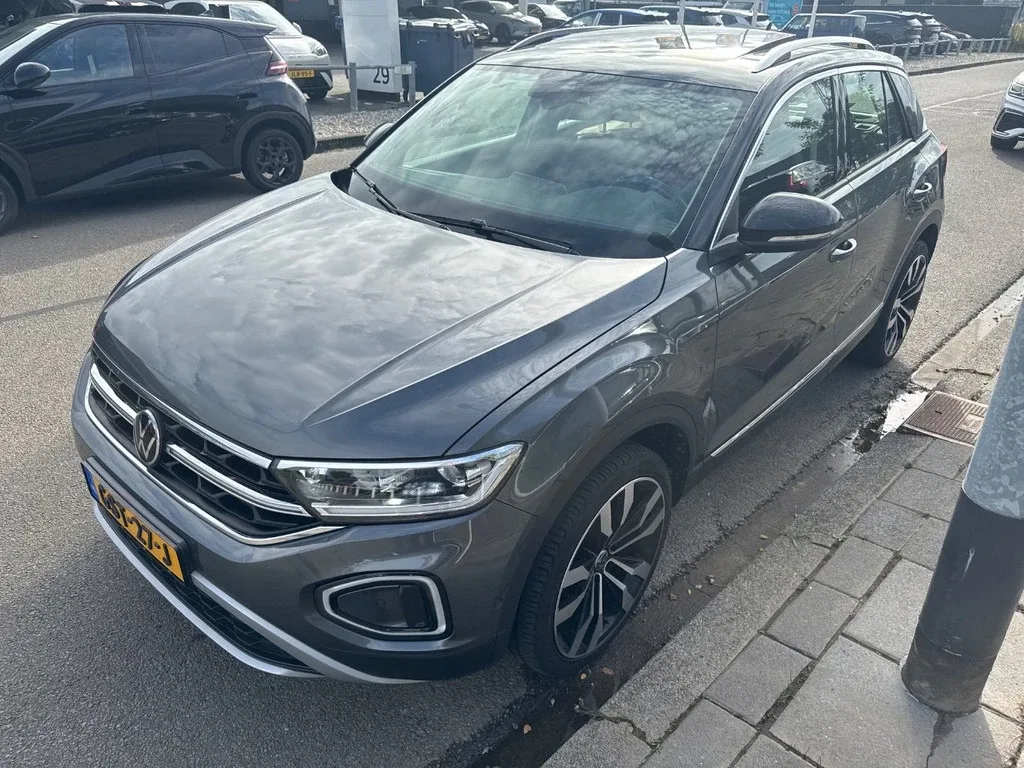 Volkswagen T-Roc (2022) — foto 1
