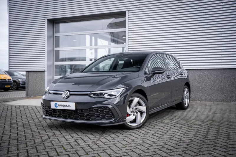 Volkswagen Golf (2022)