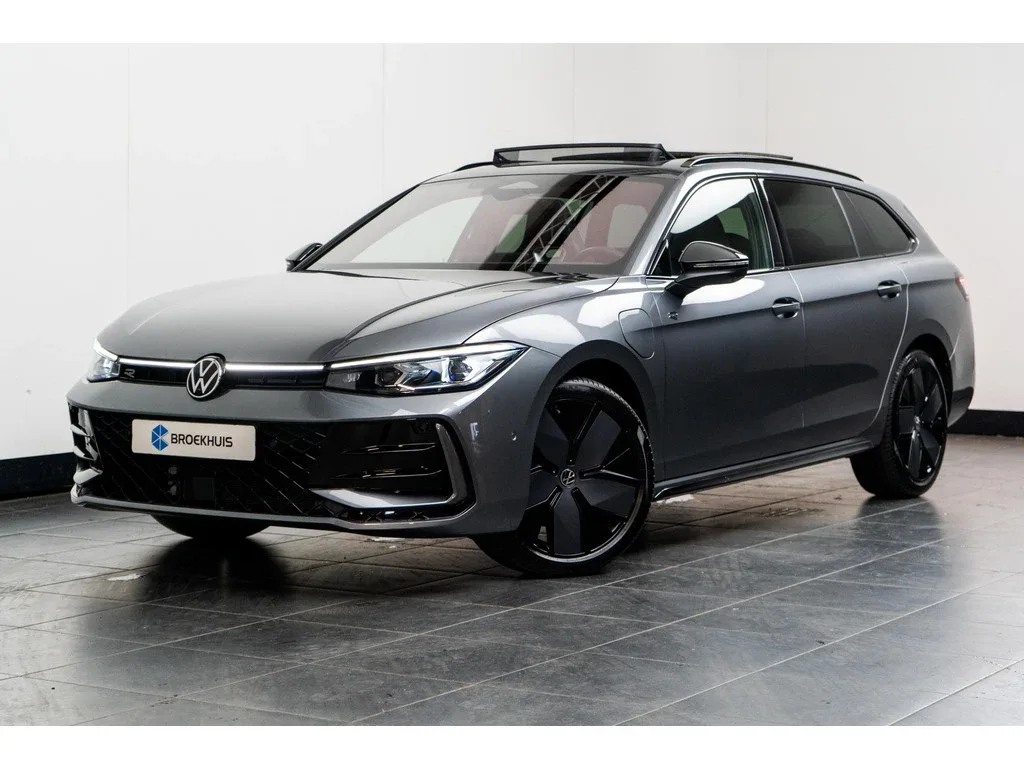 Volkswagen Passat (2025) — foto 1