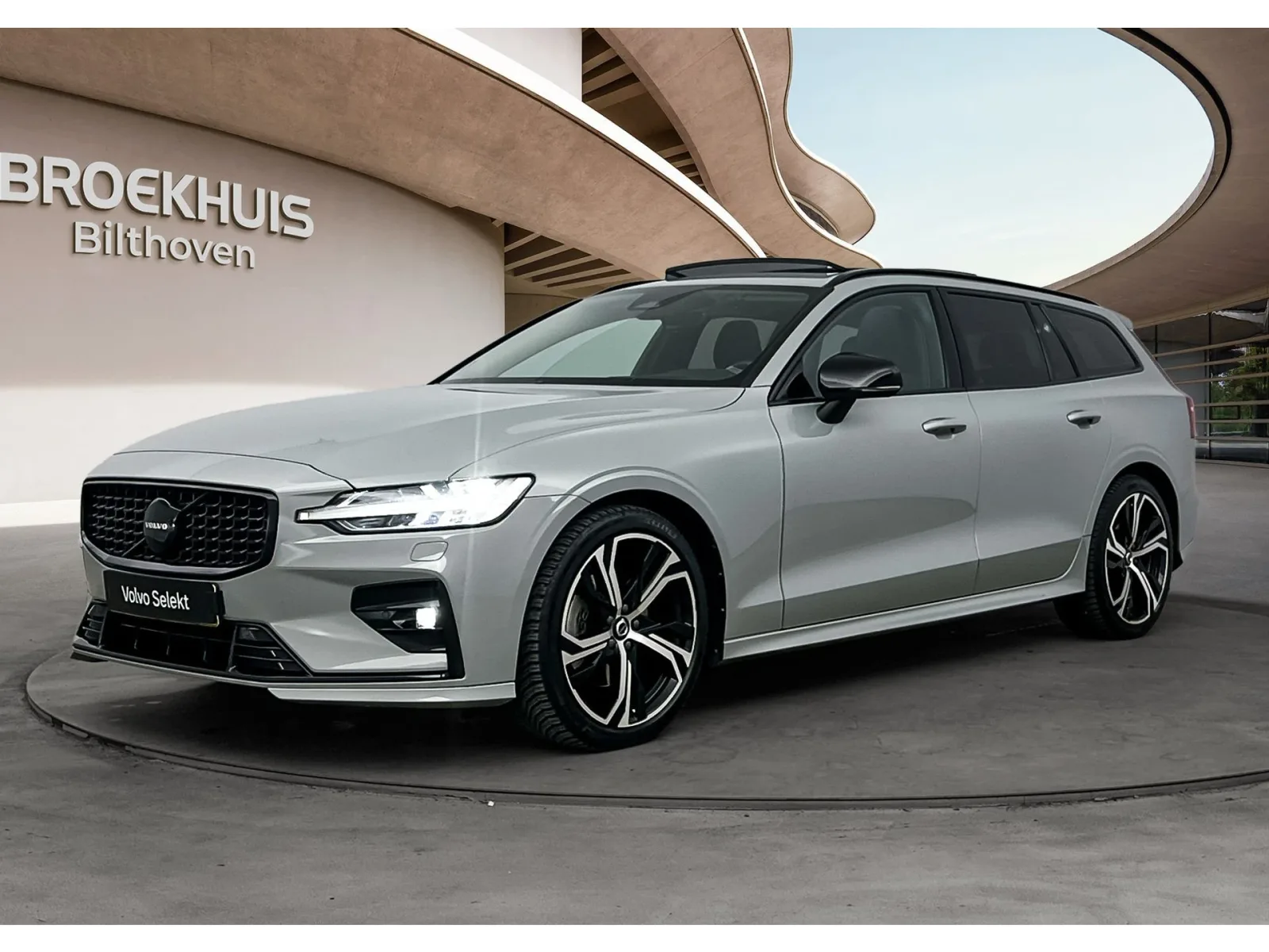 Volvo V60 (2023) — foto 1