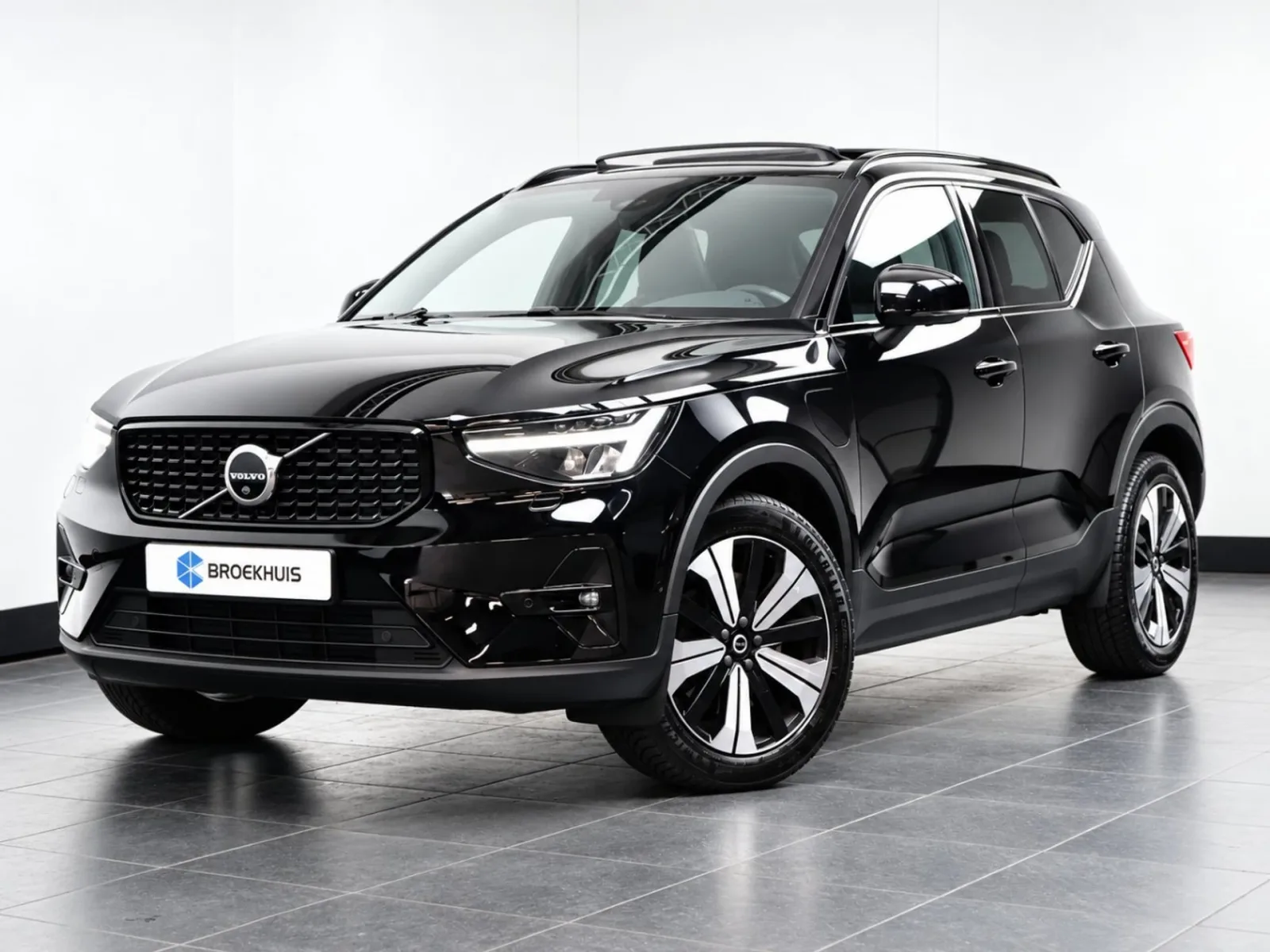 Volvo XC40 (2023) — foto 1