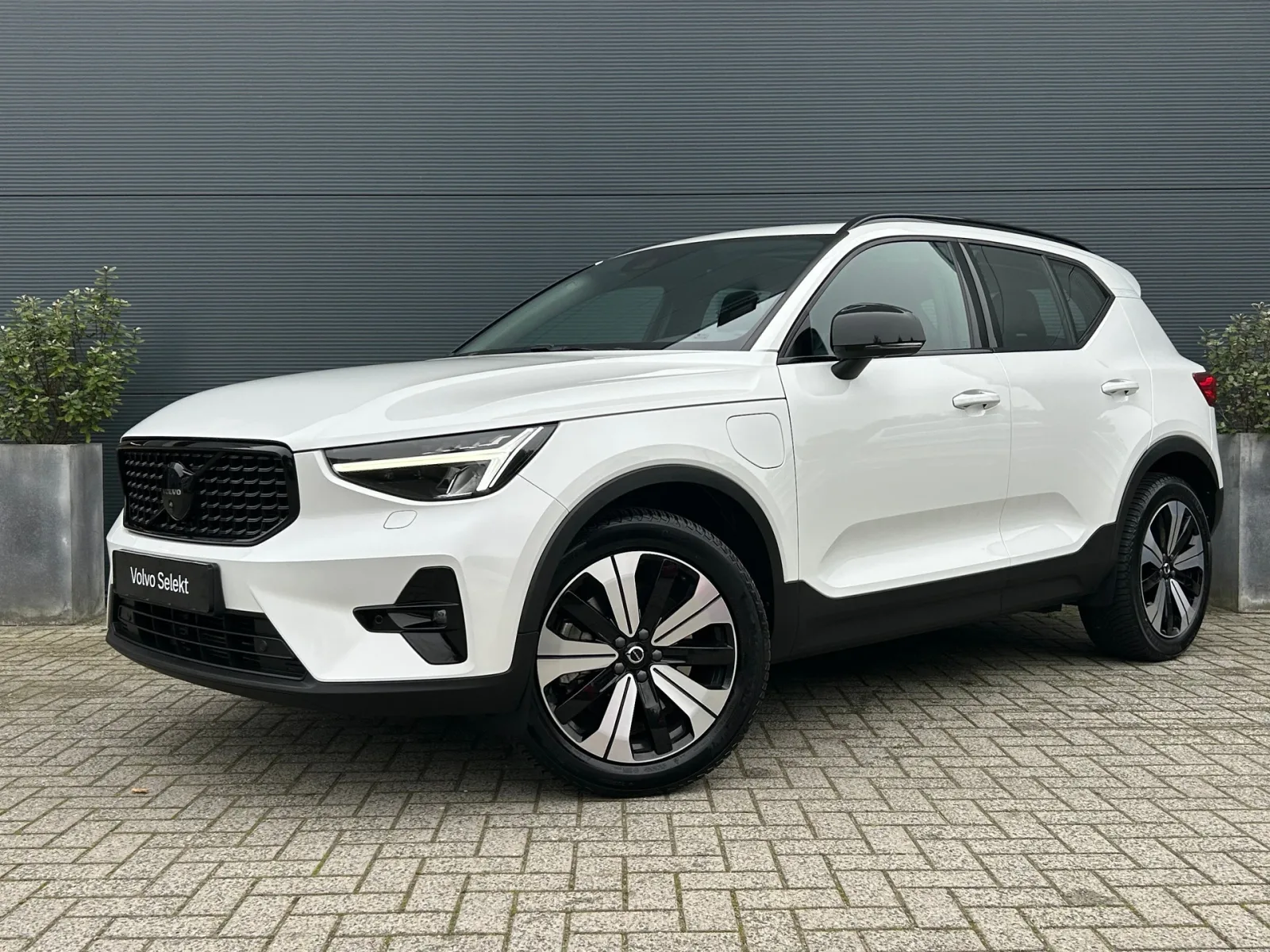 Volvo XC40 (2023) — foto 1