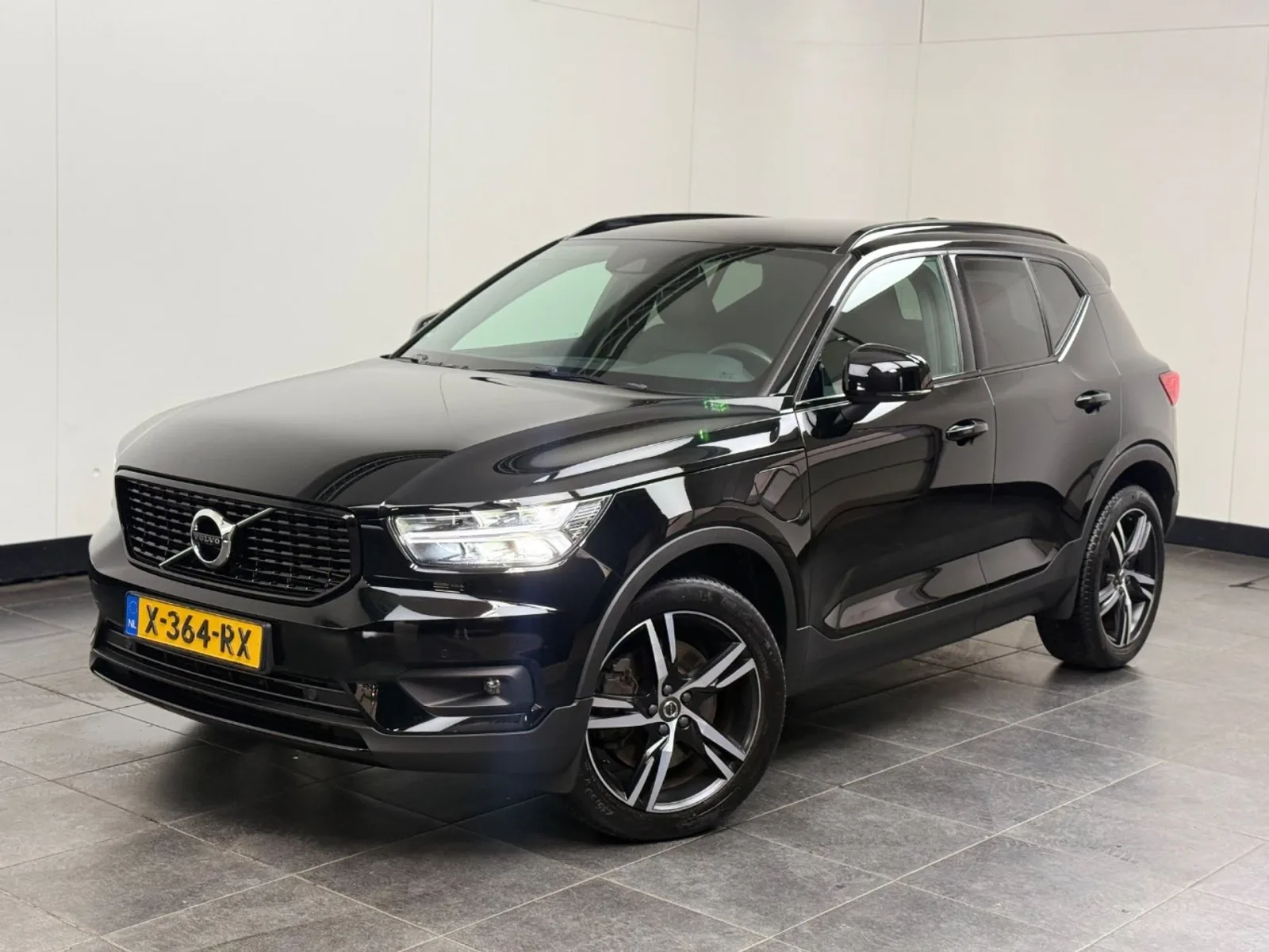 Volvo XC40 (2020) — foto 1
