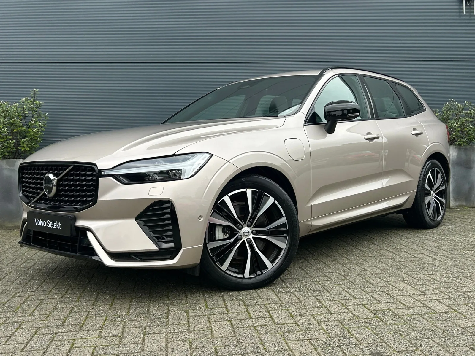 Volvo XC60 (2023) — foto 1