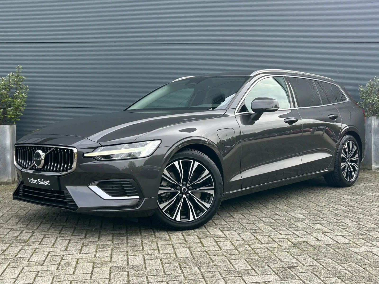 Volvo V60 (2022) — foto 1