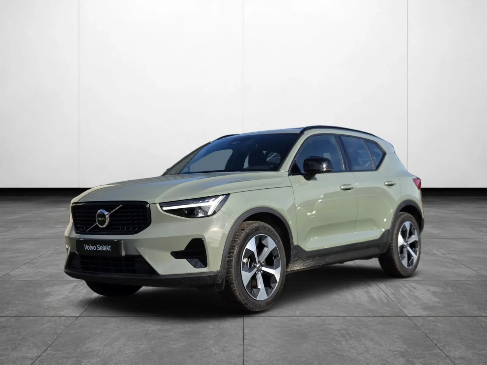 Volvo XC40 (2025) — foto 1